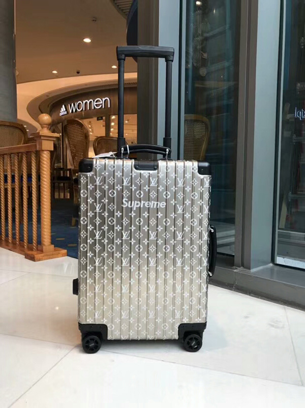 ルイヴィトン × Supreme × RIMOWA スーパーコピー トパーズ 4輪 33L マルチ ホイール IATA シルバー 8103002